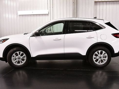 Used 2024 Ford Escape Active w/ Tech Pack #1 AWD/4WD image 4