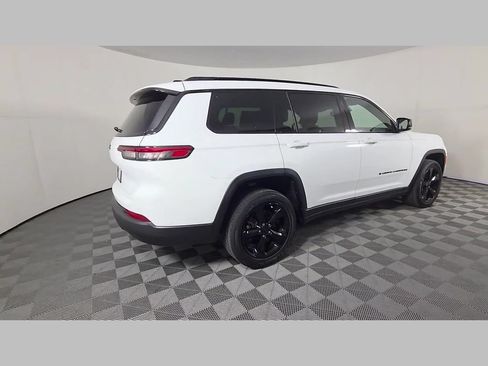 Used 2023 Jeep Grand Cherokee L Laredo RWD image 39