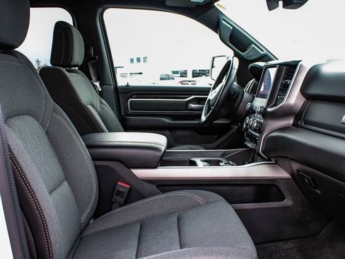 Used 2023 RAM 1500 Big Horn AWD/4WD image 37