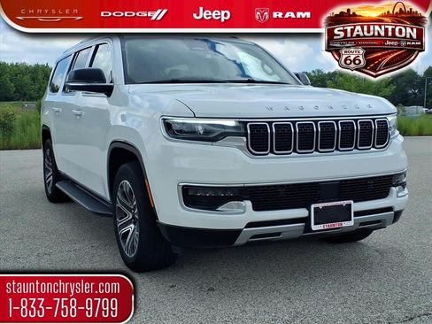 Used 2024 Jeep Wagoneer L Series II w/ Flexible Seating Group AWD/4WD image 1