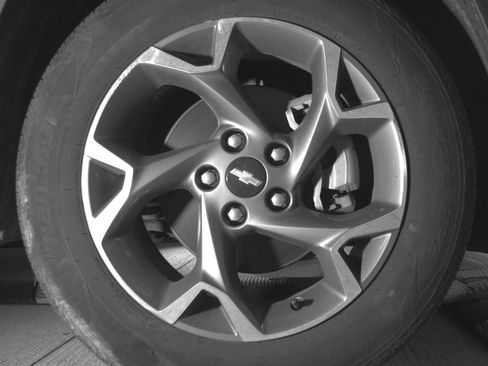 Used 2025 Chevrolet Trax LT w/ LT Convenience Package FWD image 13