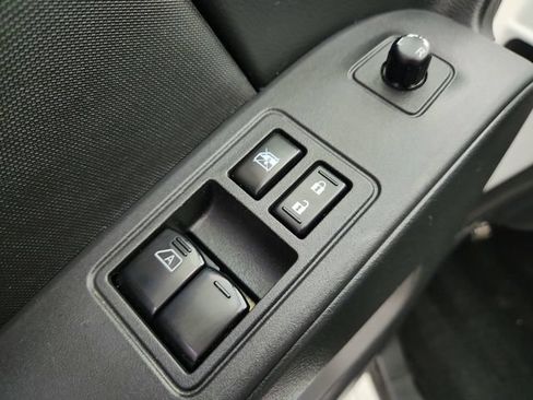 Used 2023 Nissan Frontier SV w/ SV Convenience Package AWD/4WD image 19