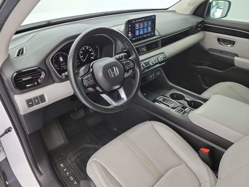 Used 2023 Honda Pilot Touring image 19
