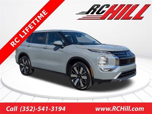 New 2026 Mitsubishi Outlander SE image 1