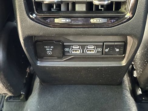 Used 2024 Jeep Grand Cherokee Limited AWD/4WD image 18