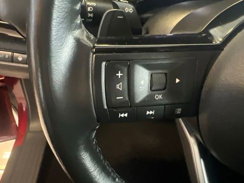 Used 2022 Nissan Pathfinder SV AWD/4WD image 24