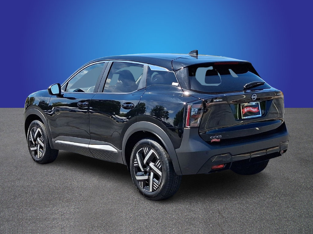 Used 2025 Nissan Kicks SV FWD image 6