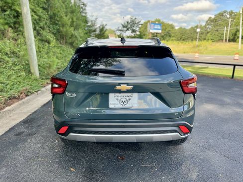 New 2025 Chevrolet Trax LT w/ Driver Confidence Package image 6