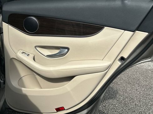 Certified 2022 Mercedes-Benz GLC 300 w/ Premium Package Lite image 31