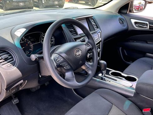 Used 2017 Nissan Pathfinder S image 18