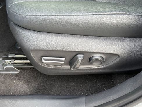 Used 2025 Toyota Grand Highlander XLE image 14