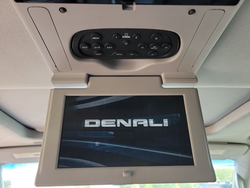 Used 2020 GMC Yukon Denali w/ Open Road Package AWD/4WD image 10