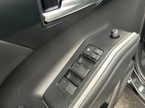 Used 2021 Toyota Highlander XSE AWD/4WD image 11