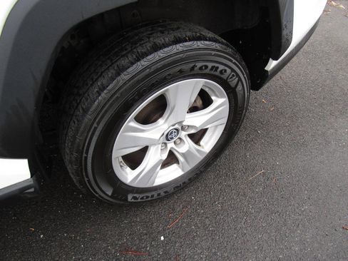 Used 2021 Toyota RAV4 LE image 36