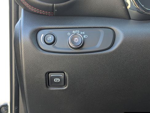 Used 2019 Chevrolet Blazer RS image 18