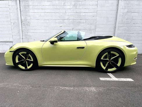 Certified 2025 Porsche 911 Carrera RWD image 2
