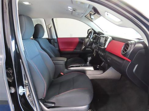 Used 2021 Toyota Tacoma SR5 RWD image 30