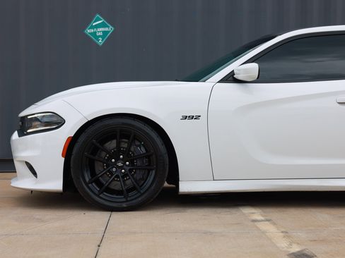 Used 2018 Dodge Charger R/T RWD image 29