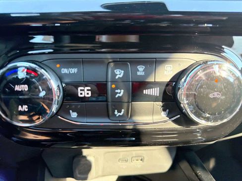 New 2026 Chevrolet Trax RS w/ Sunroof Package FWD image 23