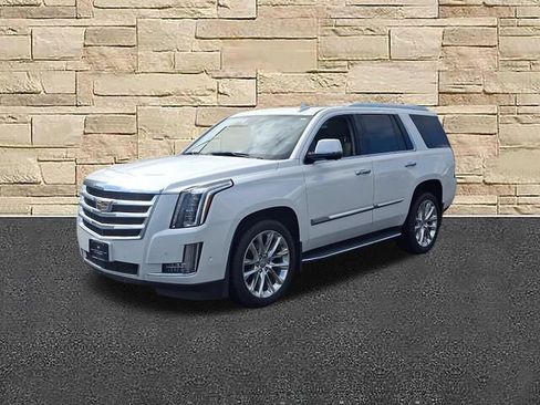 Used 2020 Cadillac Escalade Luxury AWD/4WD image 34