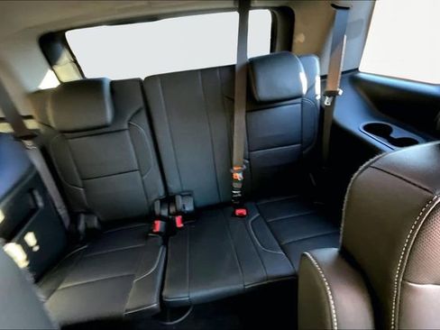 Used 2020 GMC Yukon SLT w/ Premium Edition image 18