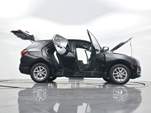 Used 2023 Chevrolet Equinox LT image 44
