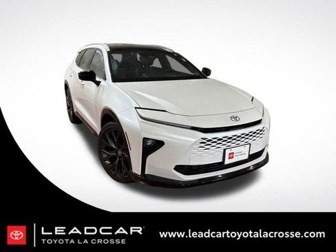 Used 2025 Toyota Crown Signia w/ Advanced Technology Package image 1