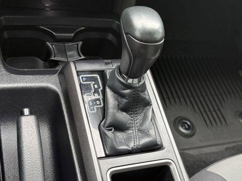 Used 2021 Toyota Tacoma TRD Off-Road AWD/4WD image 22
