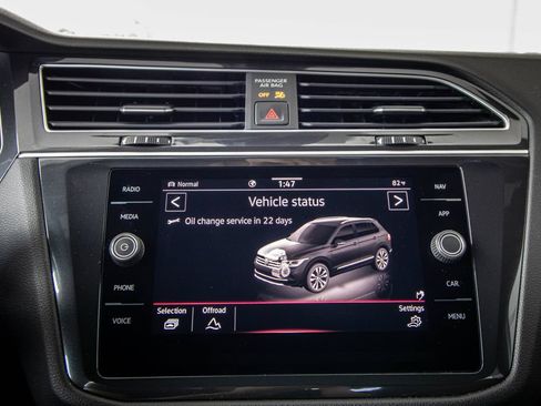 Certified 2024 Volkswagen Tiguan SEL R-Line AWD/4WD image 43