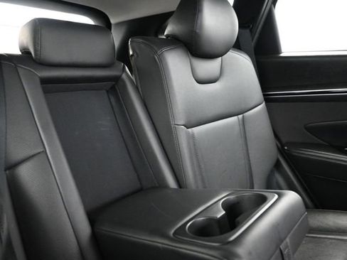 Used 2023 Hyundai Tucson Limited image 17