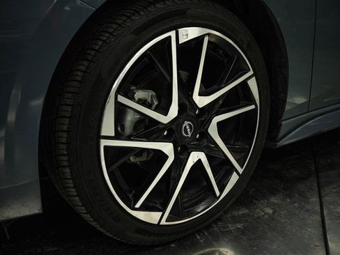 Used 2024 Nissan Sentra SR FWD image 3