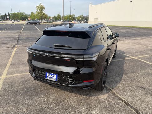Used 2026 Chevrolet Equinox EV RS w/ Convenience Package II AWD/4WD image 8