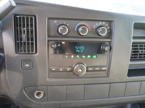Used 2012 Chevrolet Express 3500 w/ Chrome Appearance Package RWD image 10