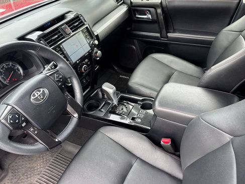 Used 2021 Toyota 4Runner TRD Off-Road Premium w/ Moonroof Package AWD/4WD image 10