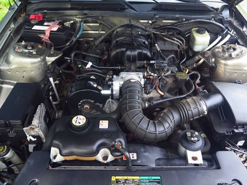 Used 2005 Ford Mustang Premium RWD image 15
