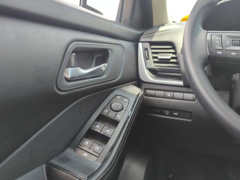 Used 2024 Nissan Rogue SV FWD image 20