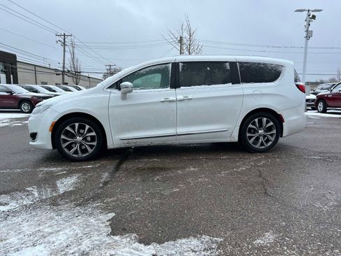 Certified 2020 Chrysler Pacifica Limited image 27