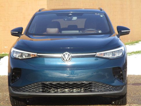 Used 2023 Volkswagen ID.4 Pro image 3