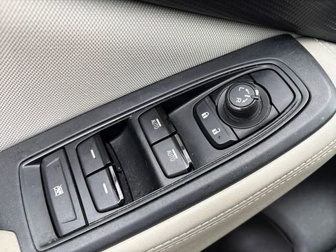 Used 2023 Subaru Forester Premium image 14