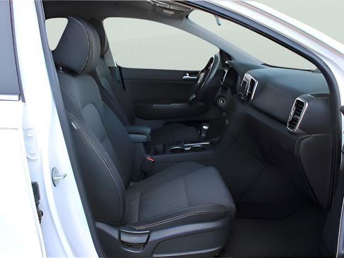 Used 2019 Kia Sportage LX image 12