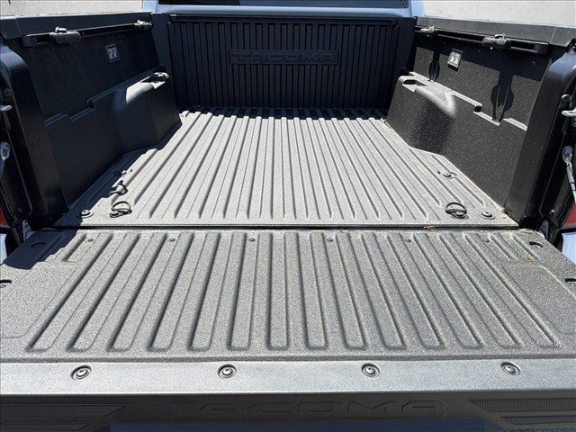 Used 2026 Toyota Tacoma SR5 AWD/4WD image 21