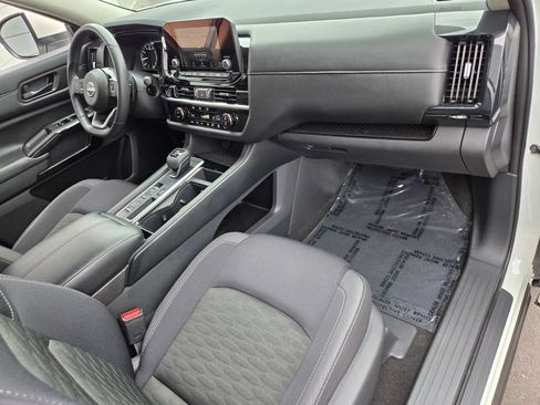 Used 2023 Nissan Pathfinder SV w/ Black Appearance Package FWD image 17