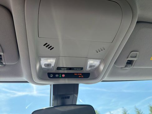 Used 2024 Chevrolet Equinox LS w/ LS Convenience Package image 21