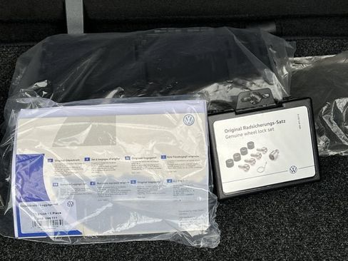 New 2025 Volkswagen Taos SE image 40