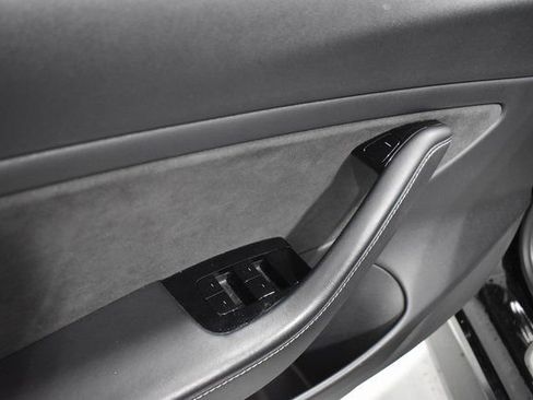 Used 2020 Tesla Model 3 Long Range image 15