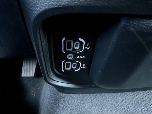 Used 2023 RAM 1500 Laramie AWD/4WD image 15