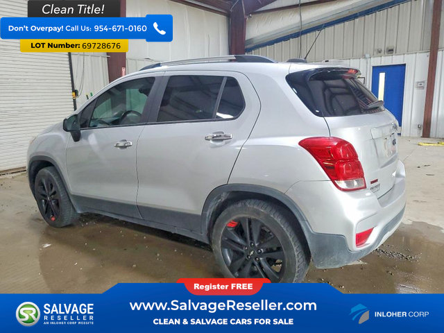 Used 2018 Chevrolet Trax LT w/ Redline Edition AWD/4WD image 3