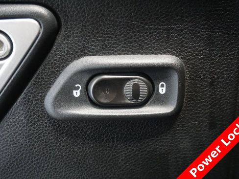 Used 2016 Jeep Wrangler Unlimited Sahara w/ Connectivity Group image 5