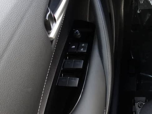 Used 2025 Toyota Corolla SE image 40