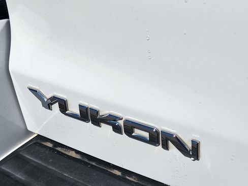 Used 2017 GMC Yukon SLT image 24